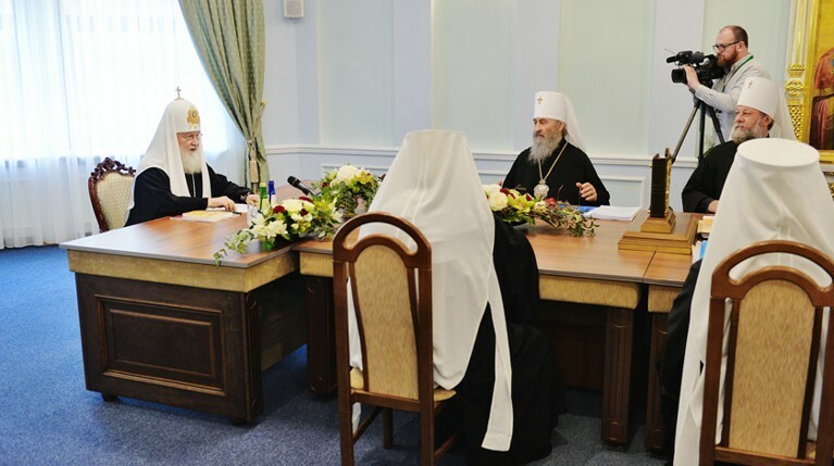 РПЦ назвала соглашение Порошенко с Константинополем политическим заказом — Daily Storm