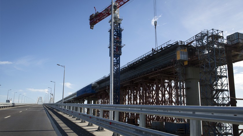 Dailystorm - Строители завершили сооружение опор под железнодорожную часть  Крымского моста