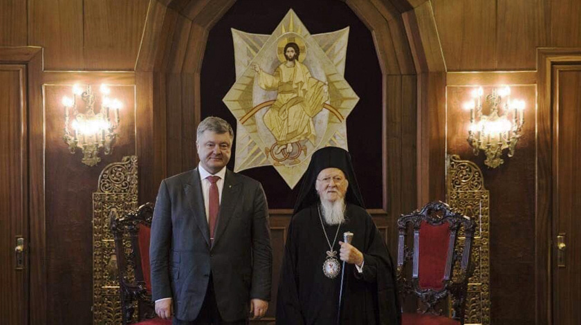 Только Константинопольский патриархат может избавить Украину от «духовных мучений», заявил предстоятель КПЦ Фото: © GLOBAL LOOK Press / Petro Poroshenko / Twitter.com