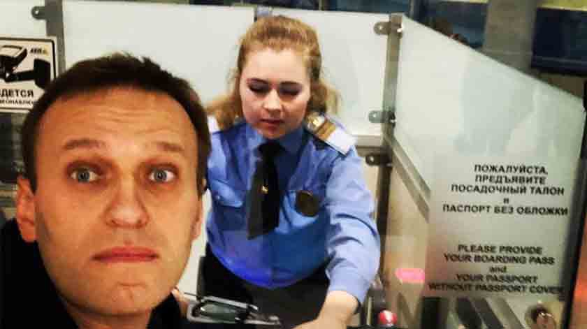 Dailystorm - ФССП сняла с Навального ограничения по выезду из России