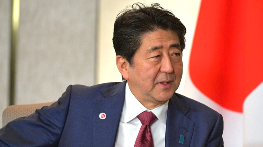 Японский премьер-министр намерен провести консультации с Вашингтоном относительно размещения военных баз на территории страны Фото: © GLOBAL LOOK Press / Kremlin Pool