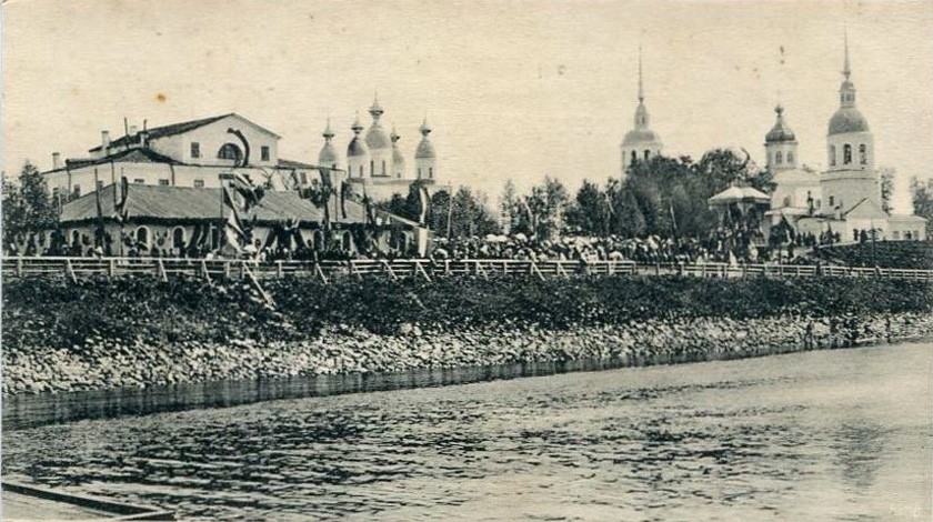 Петровский сквер в 1893 году в дни празднования первого визита Петра I в Архангельск