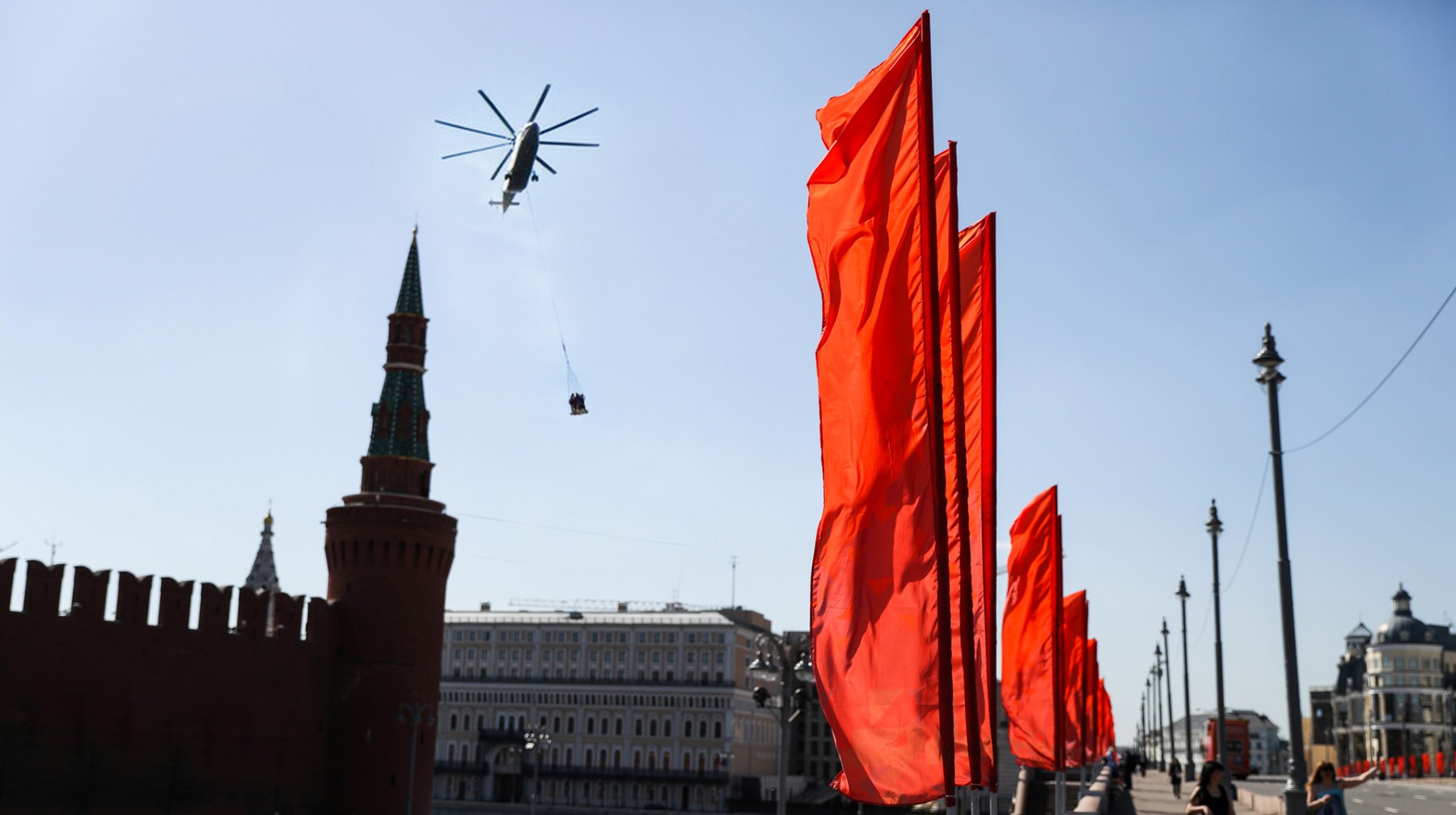 Dailystorm - Из Кремля на вертолете могли вывезти скульптуру