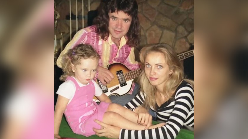 Женя Осин, его бывшая жена Наталья и дочь Агния в детстве