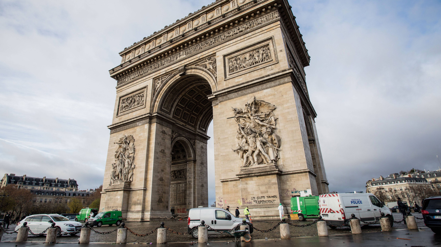 Городские власти приняли решение закрыть одну из главных достопримечательностей французской столицы Фото: © GLOBAL LOOK Press / Aurelien Morissard / imago stock&people