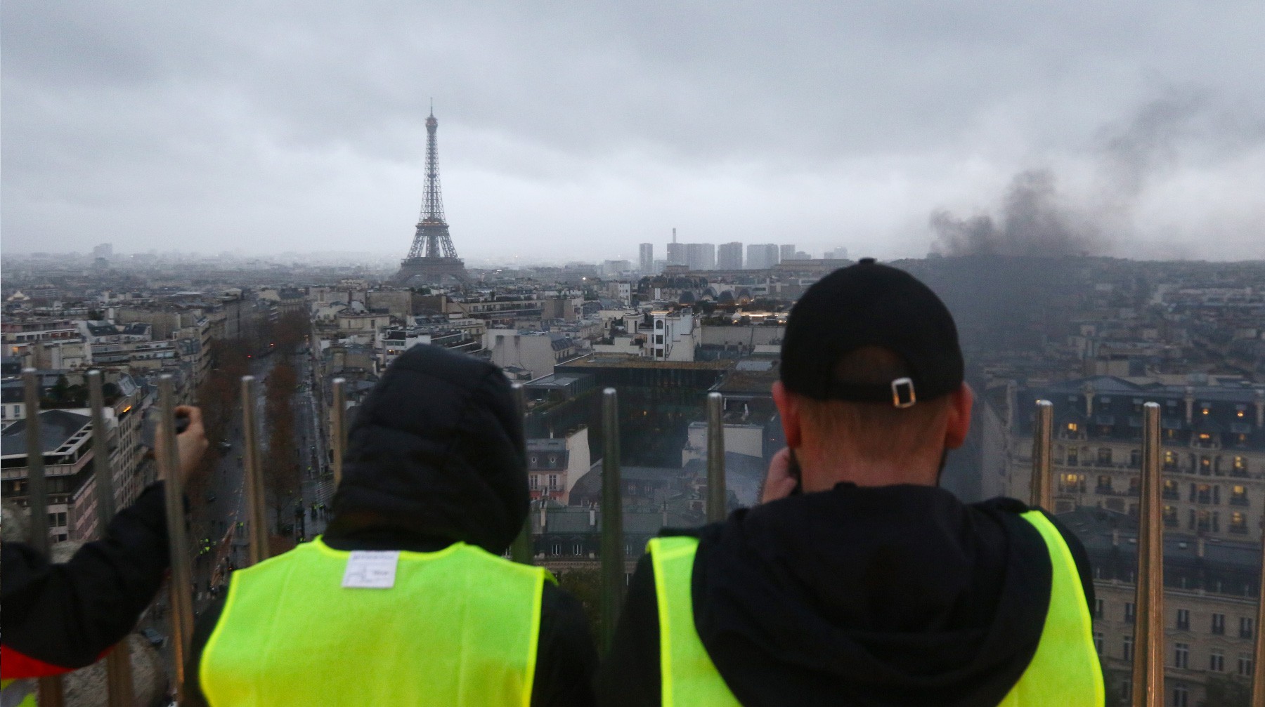 Dailystorm - 92 человека пострадали в массовых протестах в Париже