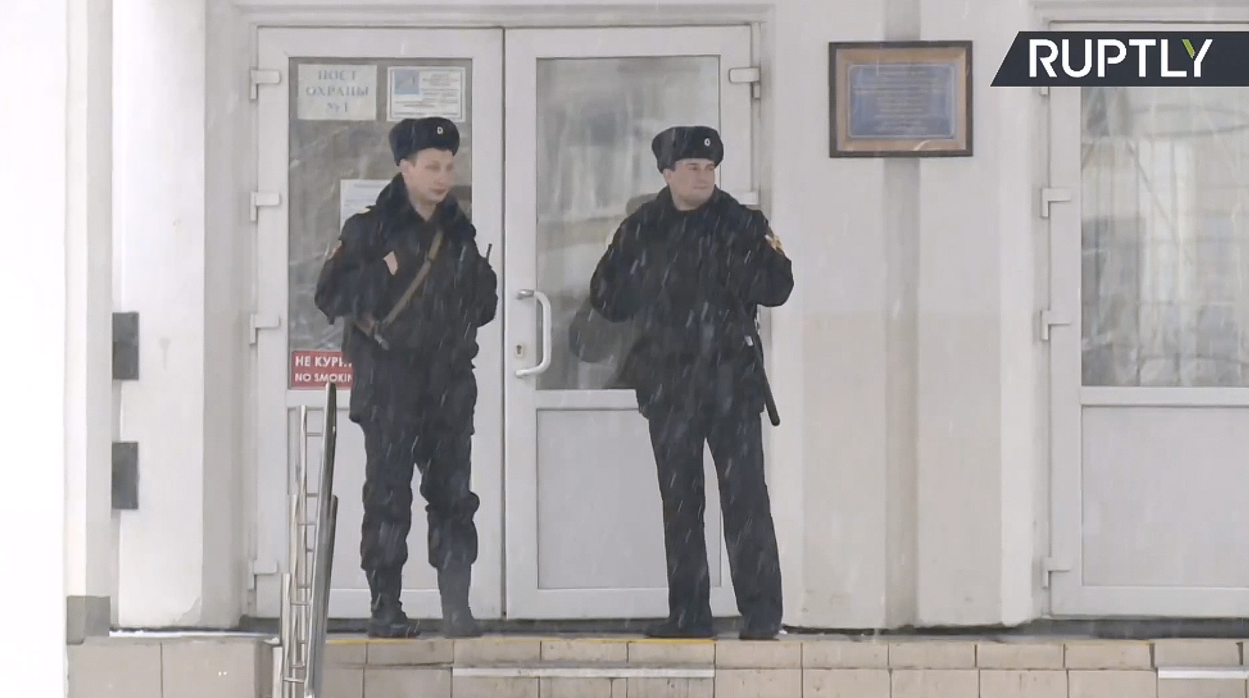 Dailystorm - Пришедшего в московскую школу с ножом десятиклассника обезвредили