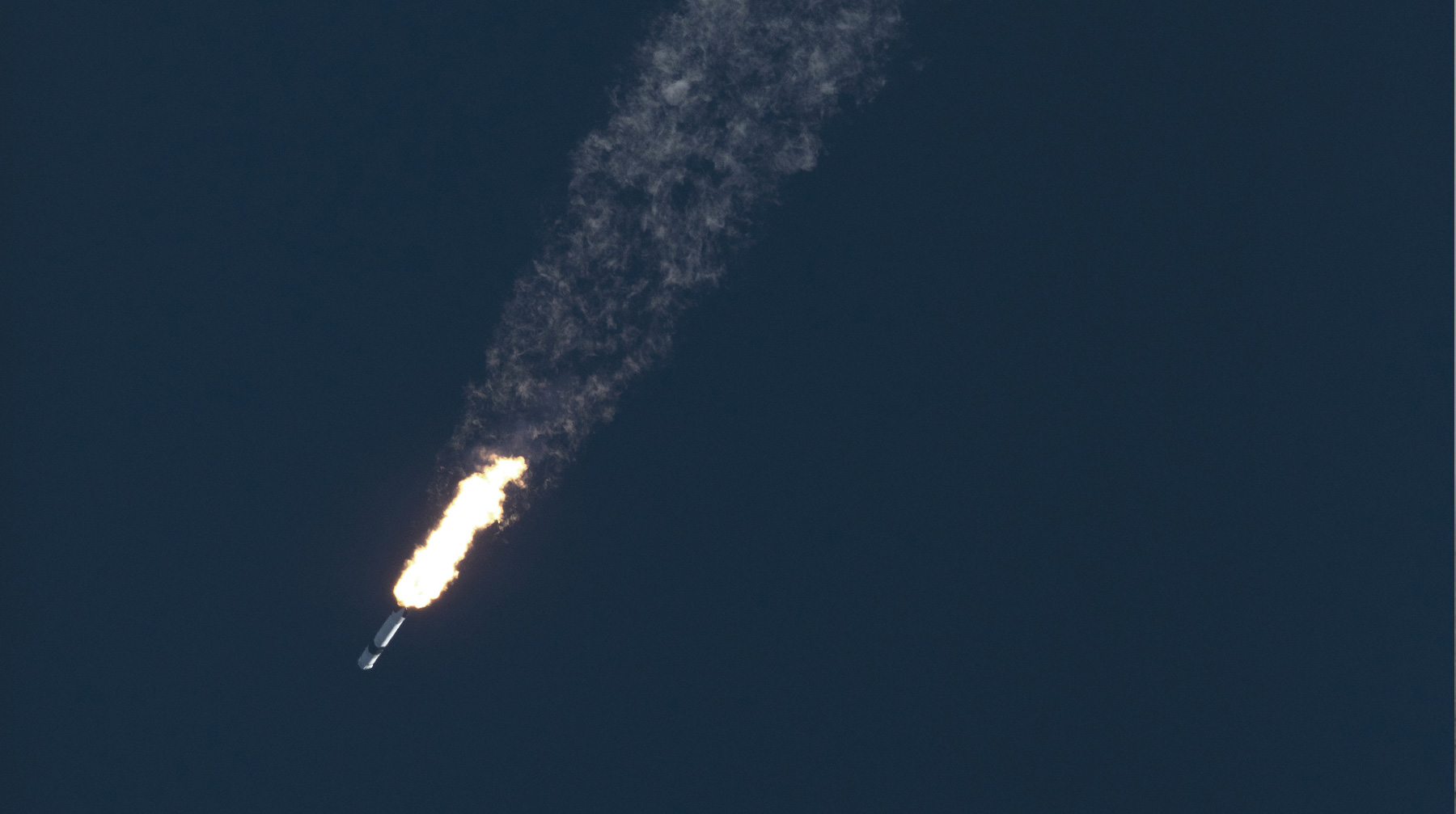 Многоразовая ступень должна была приземлиться на космодром на мысе Канаверал во Флориде Фото: © GLOBAL LOOK Press / Kim Shiflett / ZUMAPRESS.com