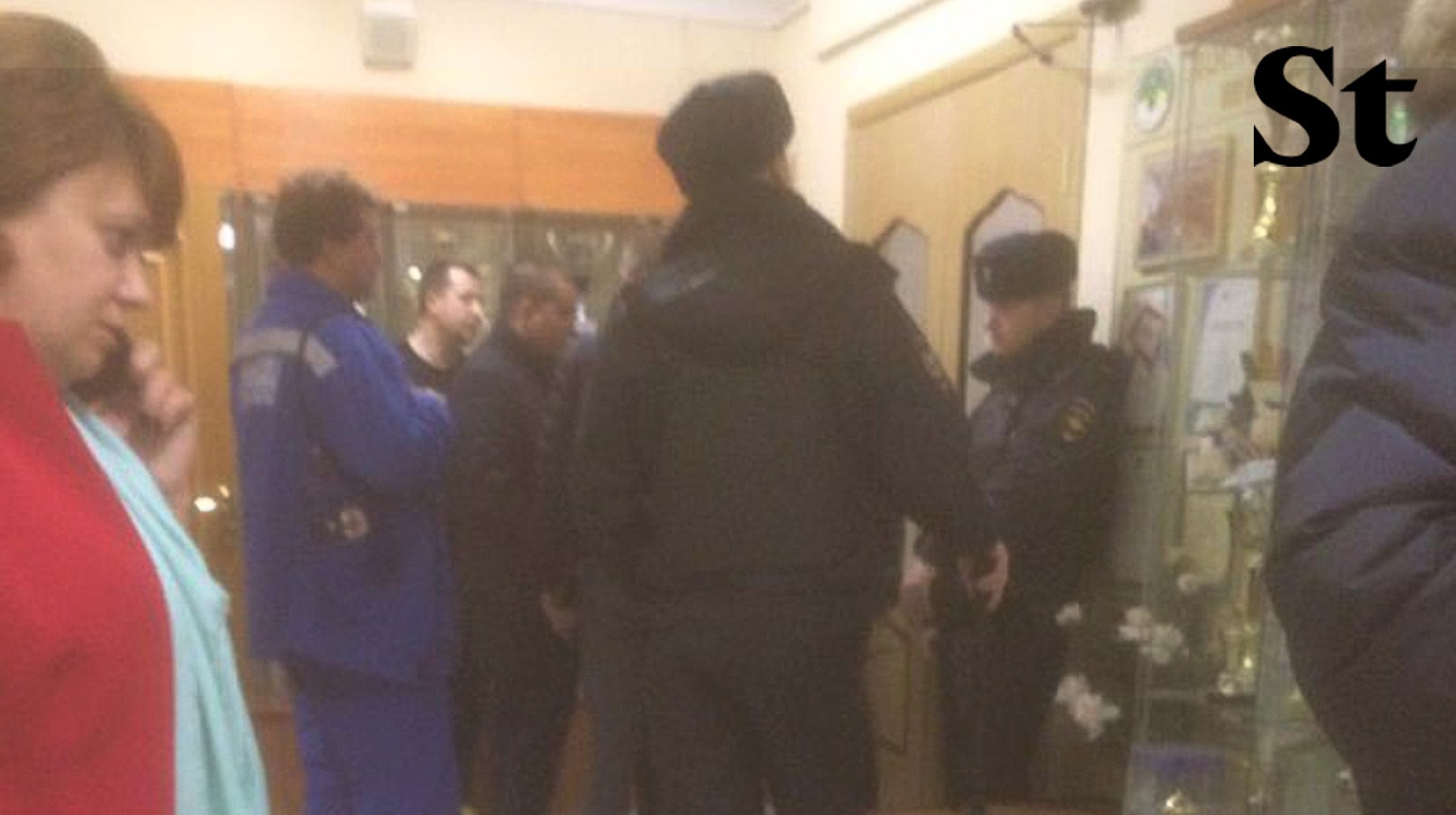 Dailystorm - В Москве десятиклассник пришел в школу с ножом и стал угрожать учителям