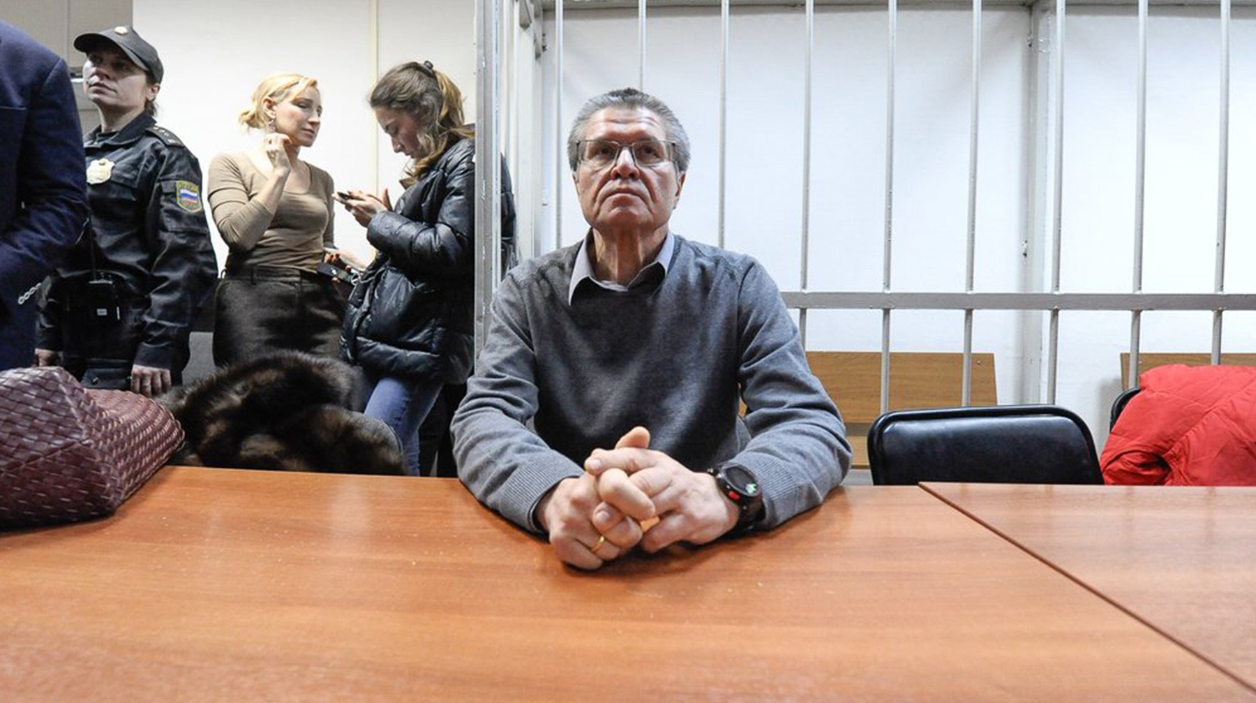 Dailystorm - Улюкаев выплатил весь штраф по делу о взятке от Сечина