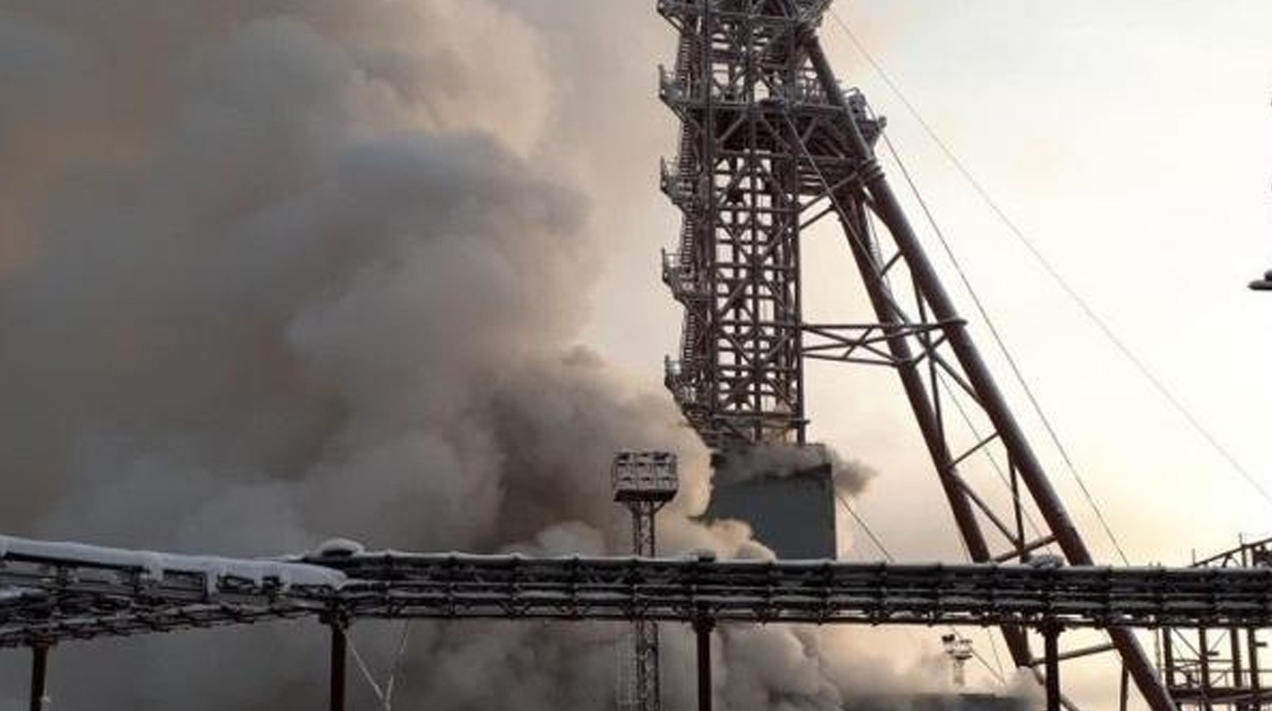 Dailystorm - Пожар на руднике в Соликамске заблокировал горняков на глубине 360 метров