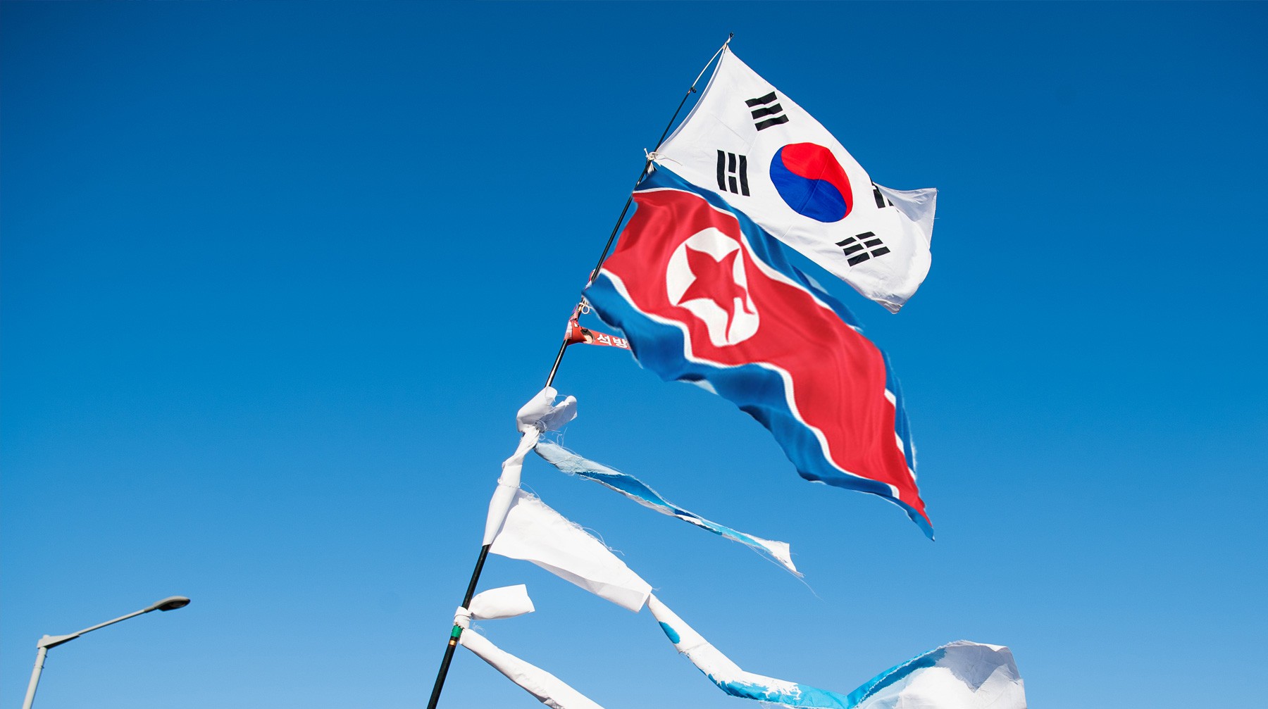 Dailystorm - КНДР и Южная Корея символически объединили железные дороги