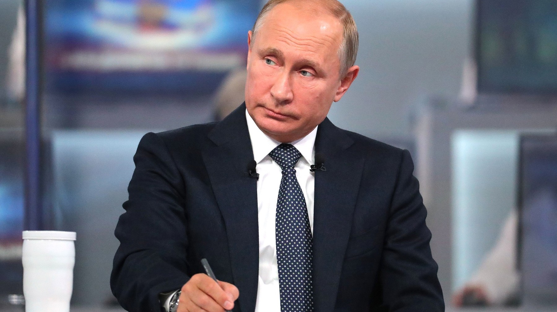 Dailystorm - Путин подписал закон о наказаниях за вовлечение детей в несанкционированные акции