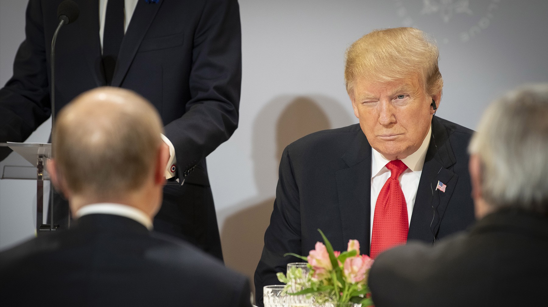 Dailystorm - Демократы в США потребовали допросить переводчиков Трампа о встречах с Путиным