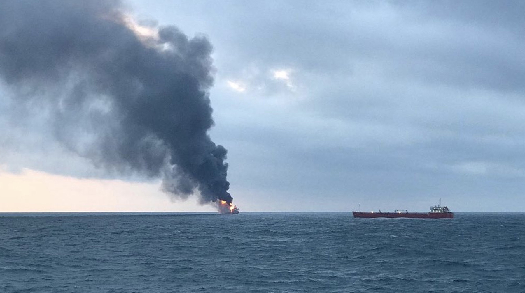 Два танкера горят в Черном море почти двое суток Фото: © GLOBAL LOOK Press / RF Investigative Committee / via Globallookpress.com