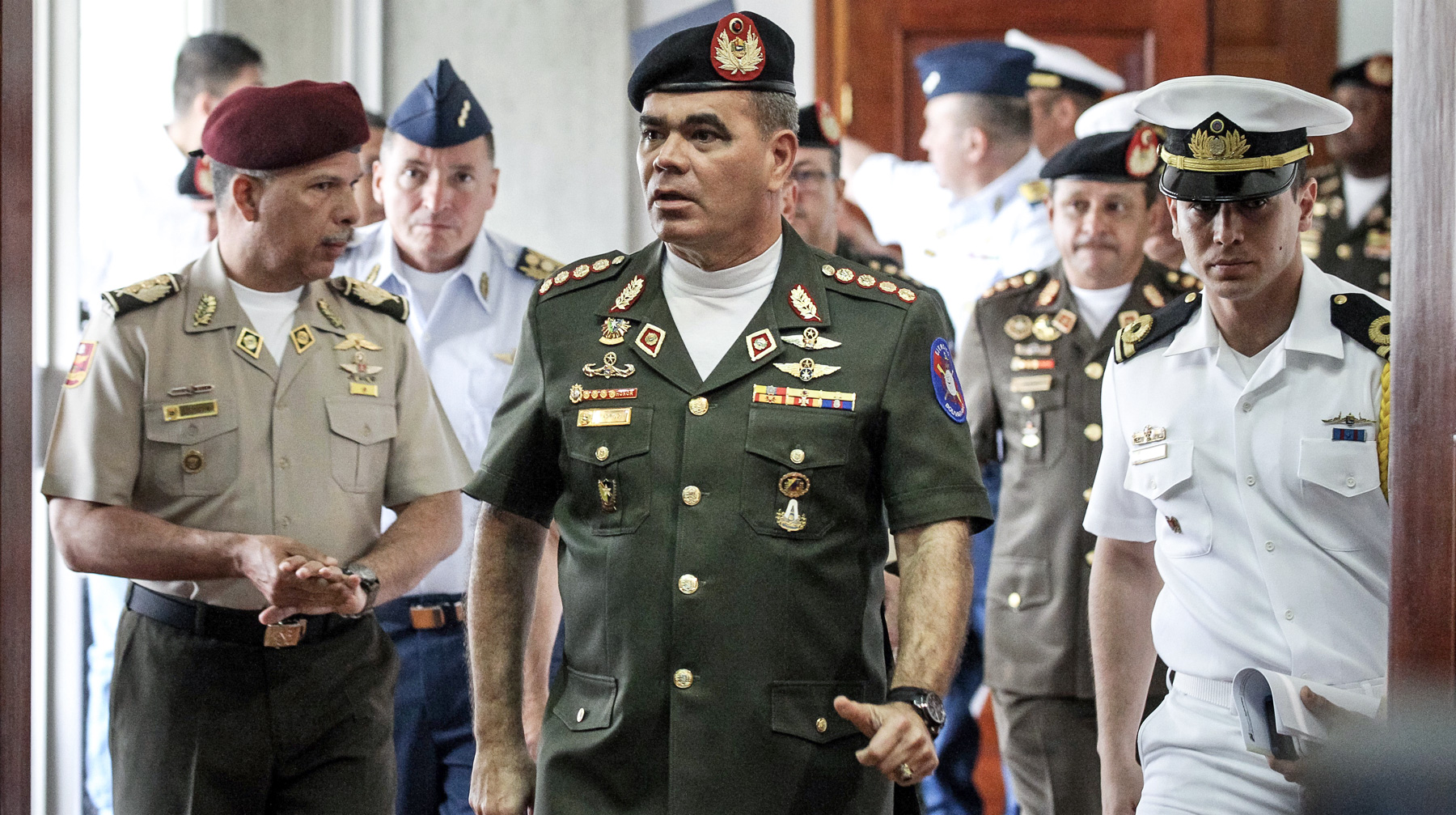 Венесуэльское Минобороны сделает все возможное, чтобы не допустить вооруженного конфликта между гражданами Министр обороны Венесуэлы Владимир Падрино