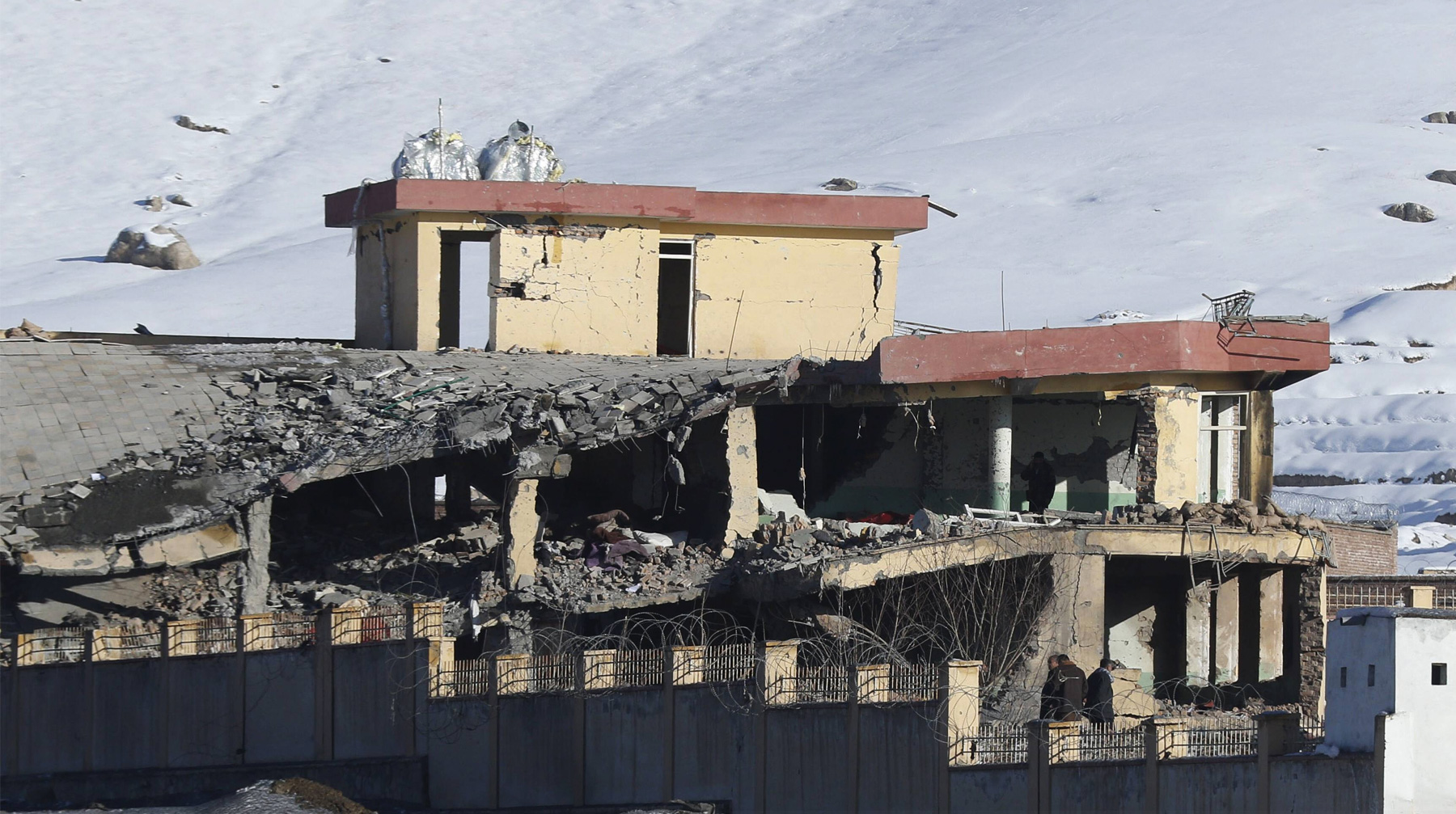 «Талибан»* взял на себя обязательство не предоставлять территорию Афганистана международным террористическим группам Здание после нападения талибов на Майдан Шар, Афганистан, 21 января 2019 г.