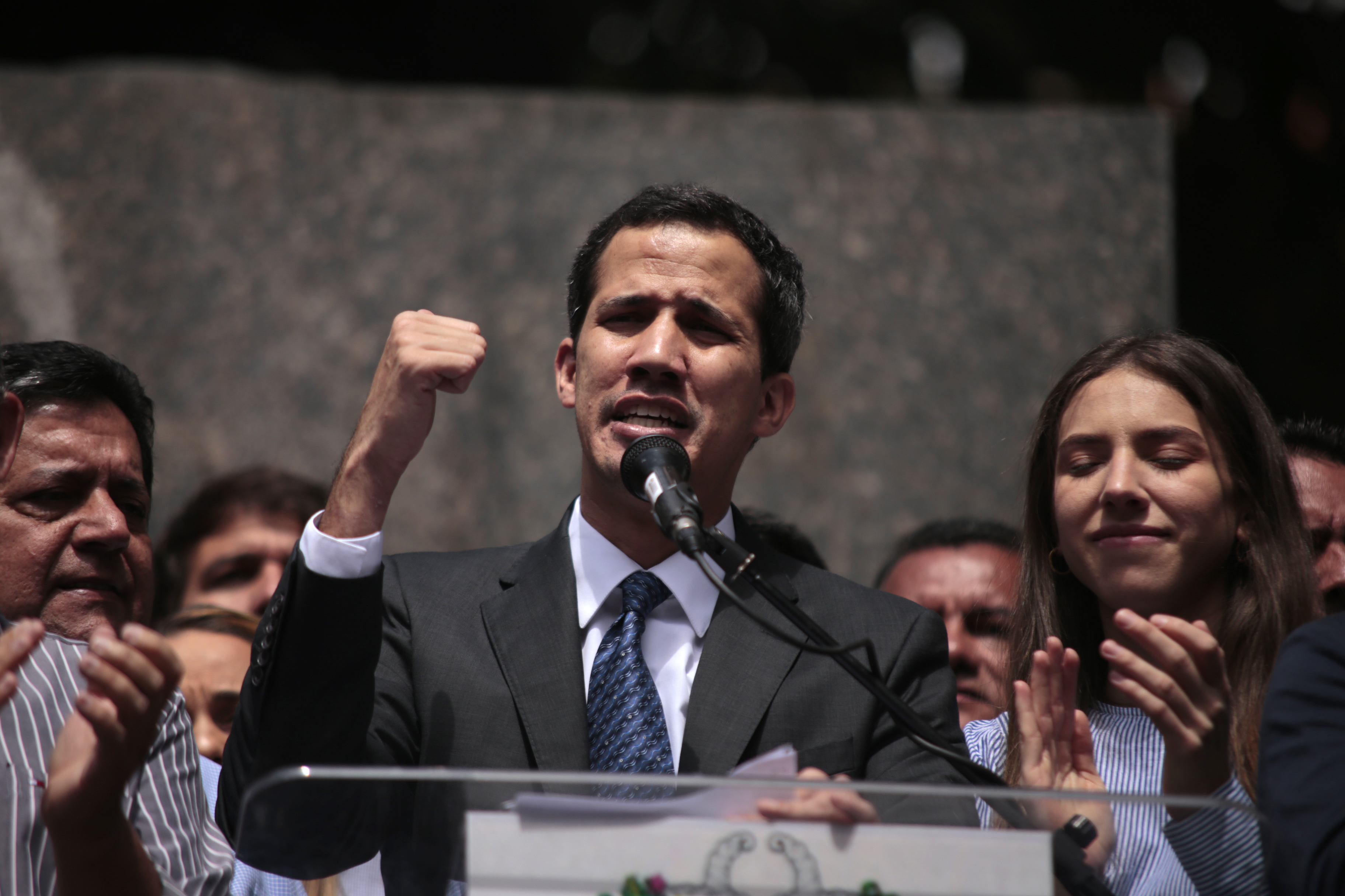 Самопровозглашенный лидер Венесуэлы призвал международное сообщество помочь в разрешении кризиса политическими методами Фото: © GLOBAL LOOK press / Rafael Hernandez