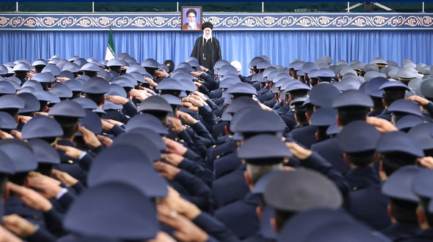 Исламская Республика Иран не имеет ничего против американского народа, отметил верховный лидер страны Верховный лидер Исламской Республики Иран аятолла Али Хаменеи