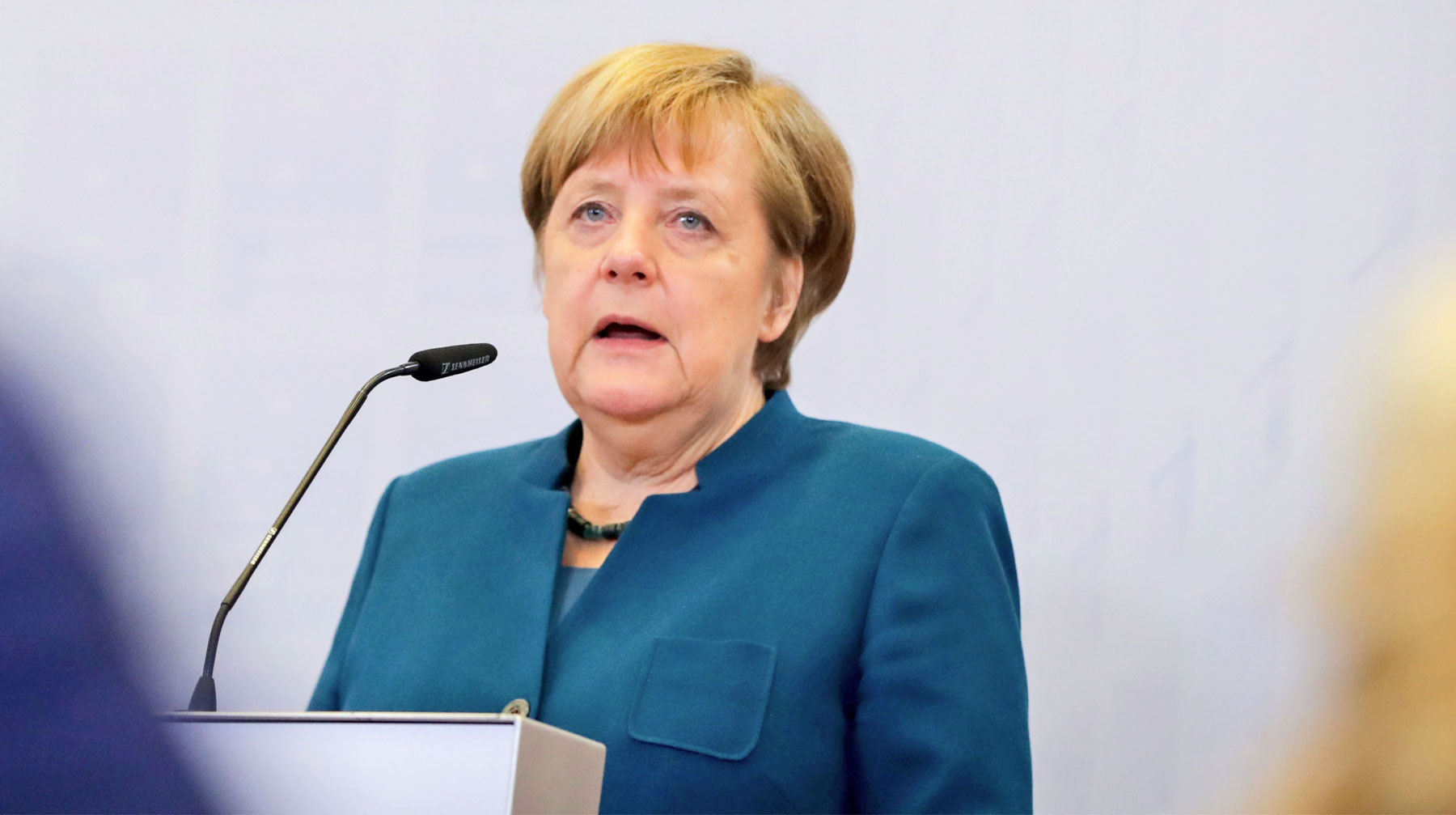 Канцлер Германии считает, что ненастоящие новости используются в качестве оружия в гибридных войнах Канцлер Германии Ангела Меркель