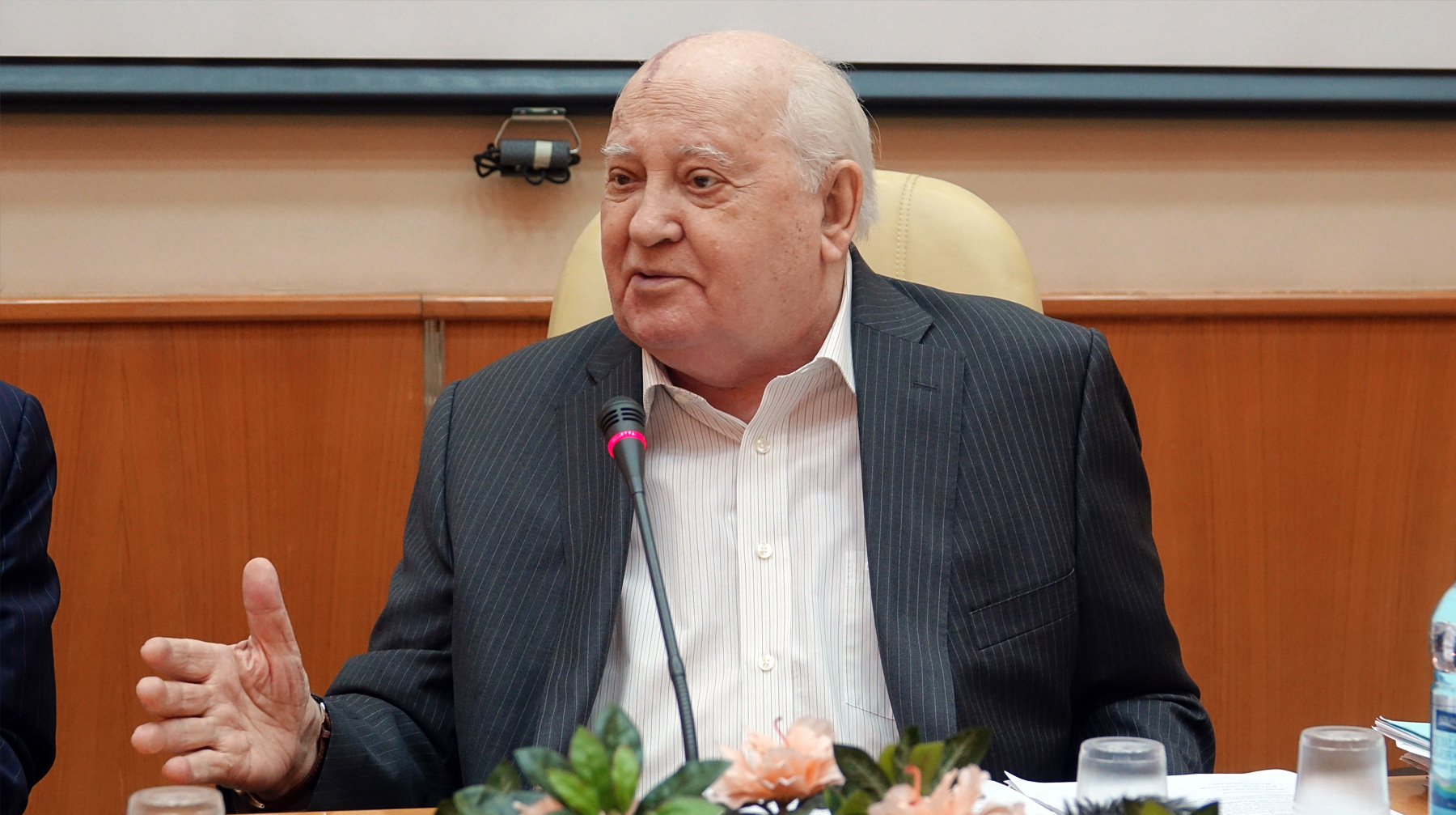 Вывести войска с минимальными потерями получилось общими усилиями Михаил Горбачев