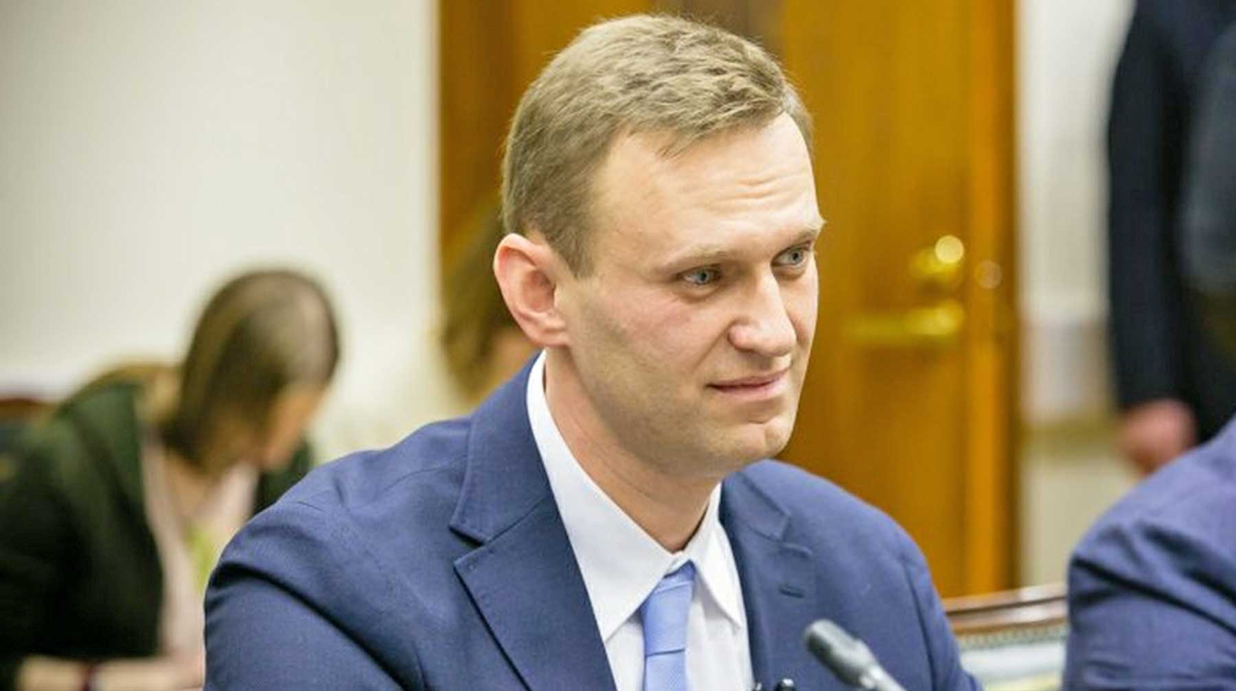 Ресторатор утверждает, что оппозиционер дал ему две недели на принятие решения Политик, глава Фонда борьбы с коррупцией (ФБК) Алексей Навальный