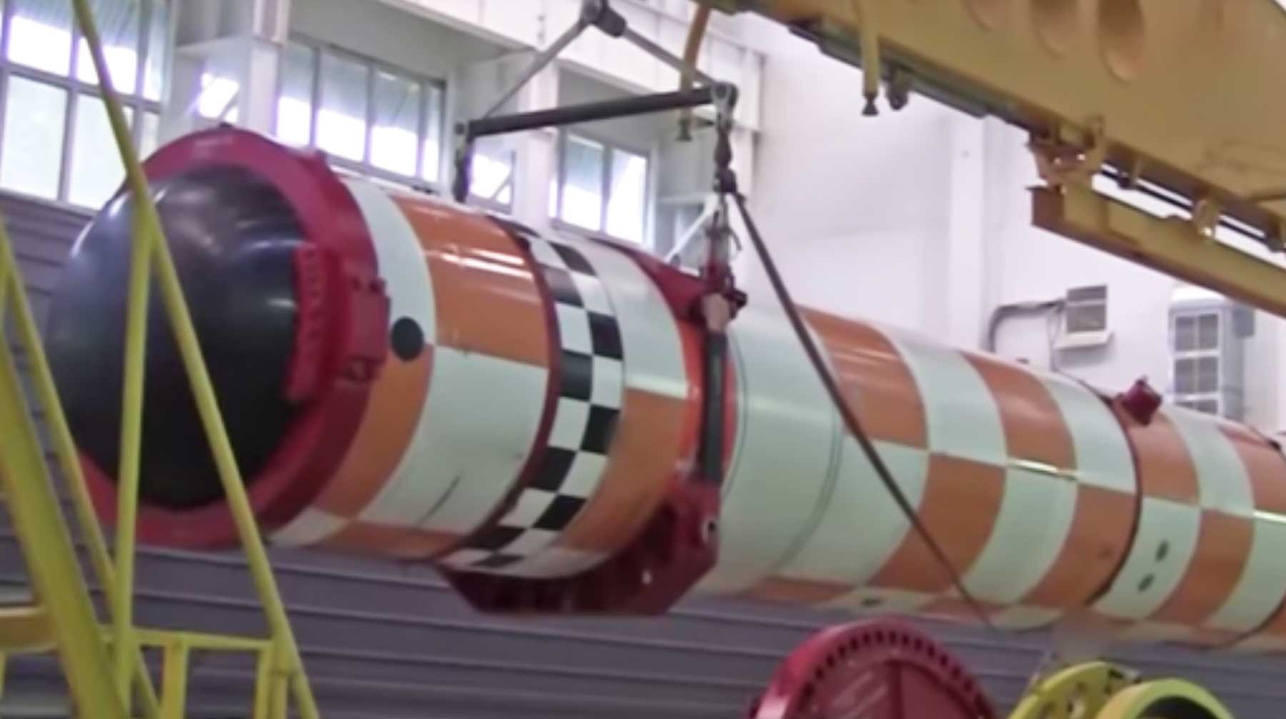 Президент РФ Владимир Путин сообщил, что первая атомная подлодка-носитель «Посейдона» будет спущена на воду весной 2019 года Полигонные испытания беспилотного ядерного комплекса «Посейдон»