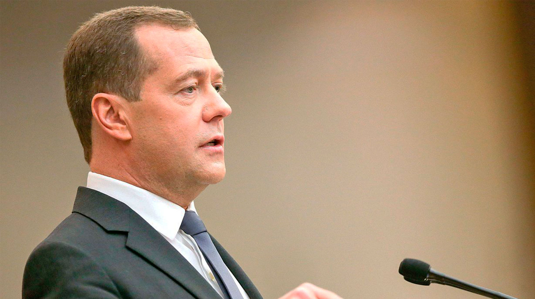 17 апреля глава кабмина выступит перед депутатами с отчетом правительства за 2018 год Председатель Правительства РФ Дмитрий Медведев