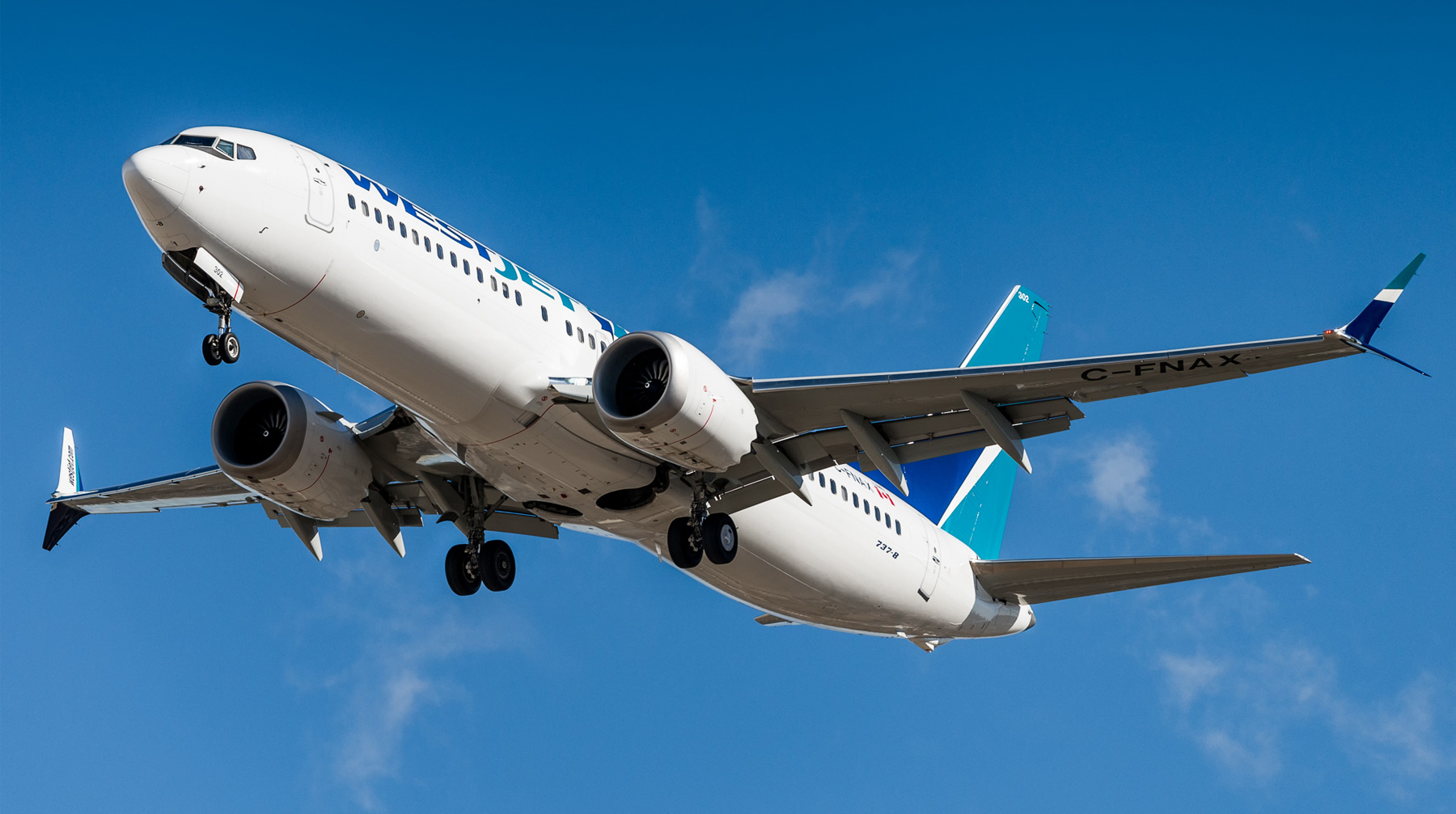 Ранее десятки стран после авиакатастрофы в Эфиопии закрыли для этих самолетов воздушное пространство Boeing 737 MAX 8
