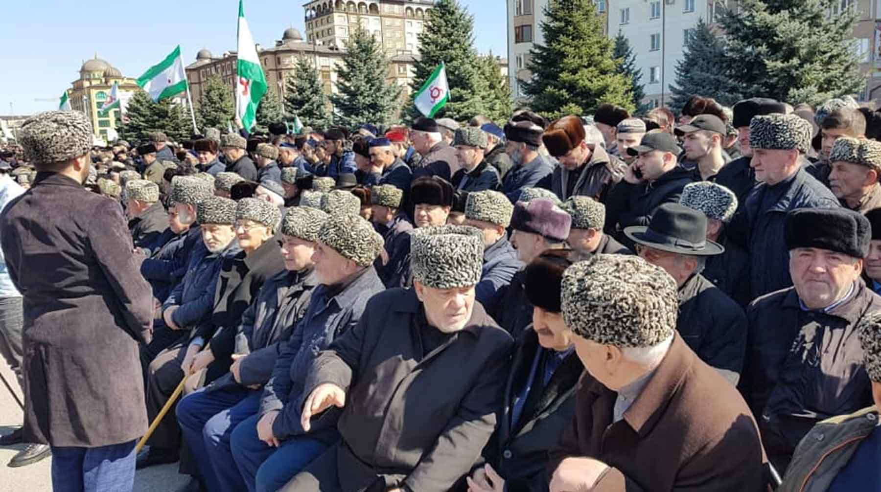 Участники потребовали отставки главы Ингушетии, пересмотра договора с Чечней о границе и активизации борьбы с коррупцией undefined