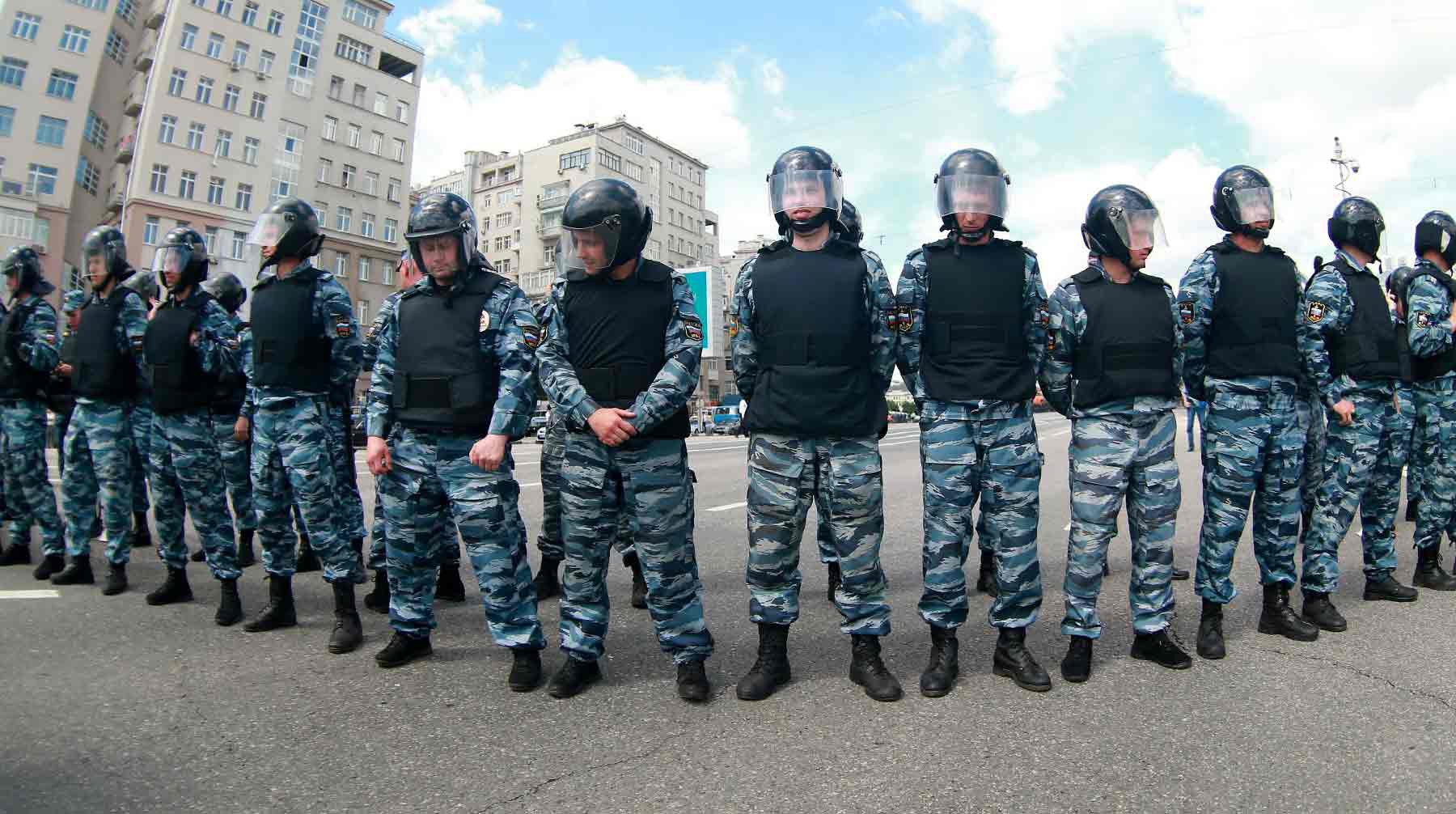 СКР возбудил уголовное дело об избиении 10 правоохранителей на митинге в Магасе