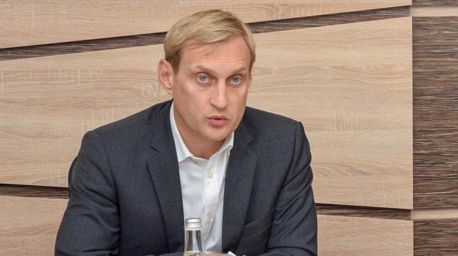 Главу города обвиняют в превышении полномочий Андрей Филонов