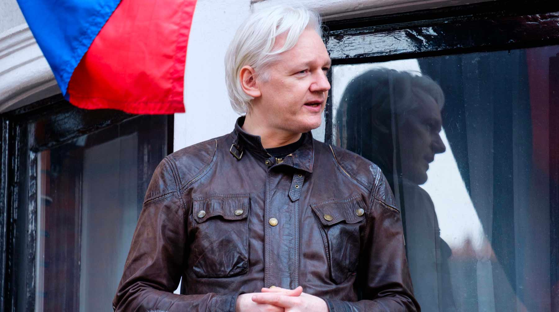 Сумма в один миллион долларов должна покрыть затраты основателя Wikileaks на юристов из Швеции, Великобритании и Эквадора undefined