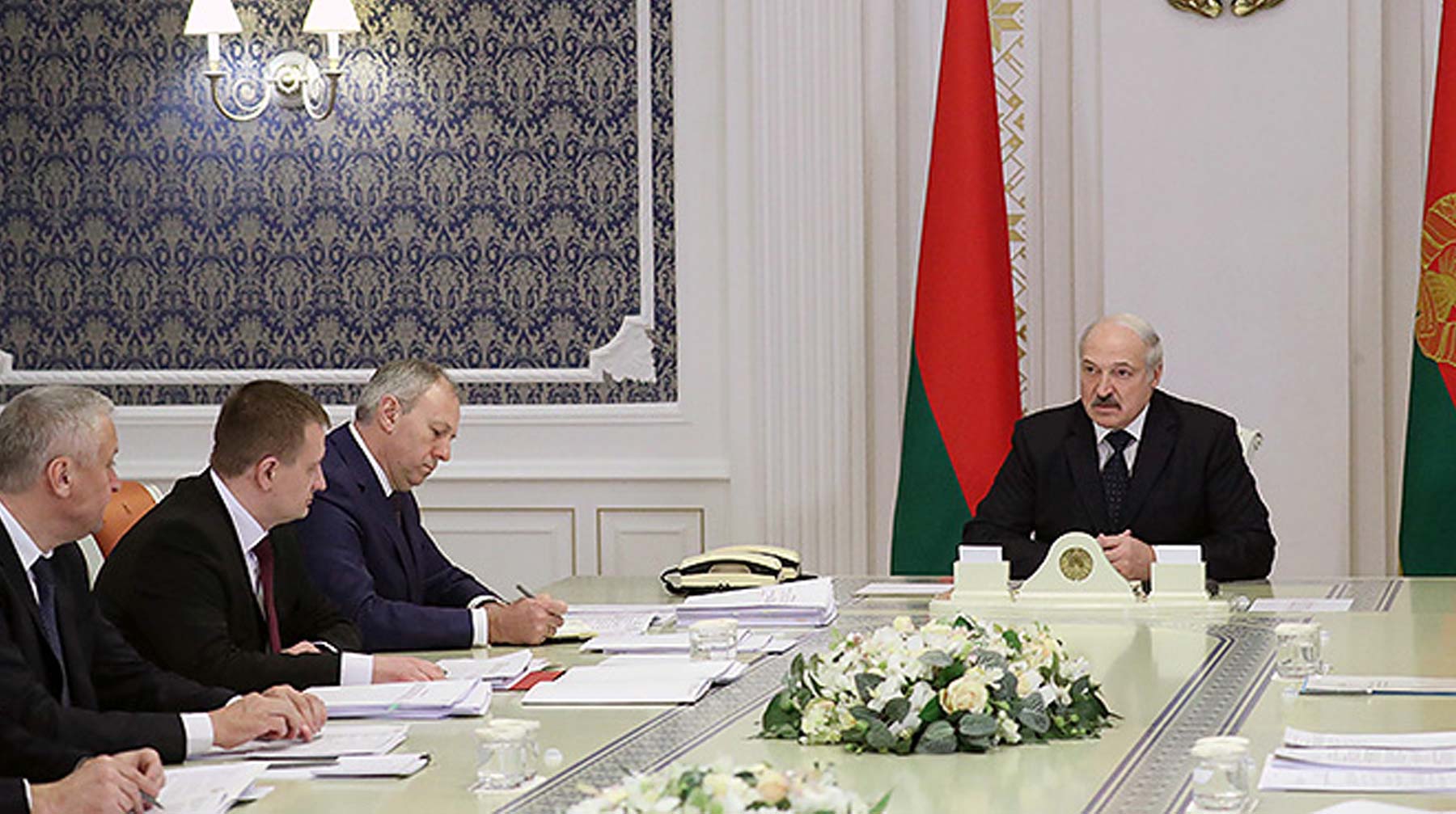 Президент Белоруссии готов останавливать транзит российской нефти undefined