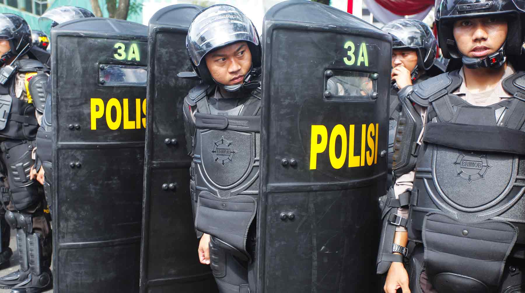 Индонезийская полиция ищет владельцев аккаунтов, где кинули клич выйти на митинги против итогов президентских выборов undefined