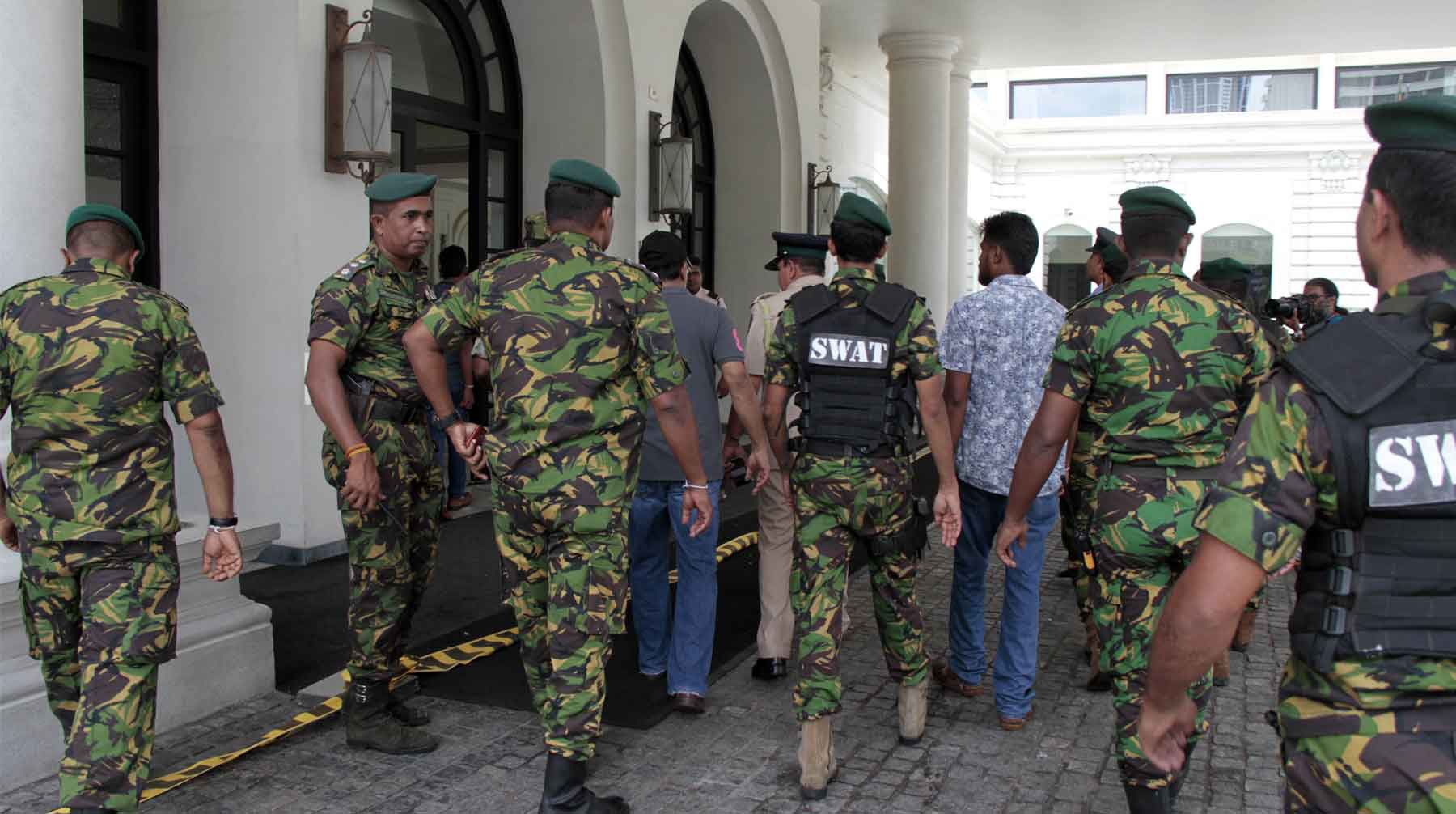 Dailystorm - В Шри-Ланке после серии взрывов задержали 24 подозреваемых