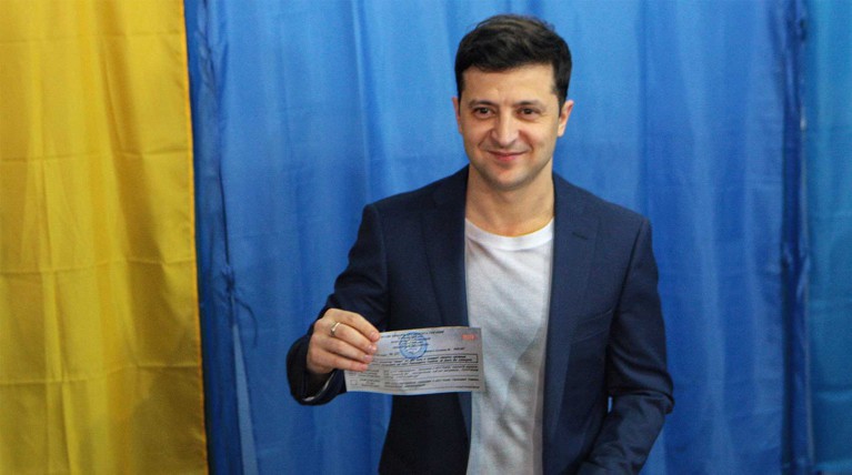Зеленскому выписали штраф за нарушение правил голосования — Daily Storm