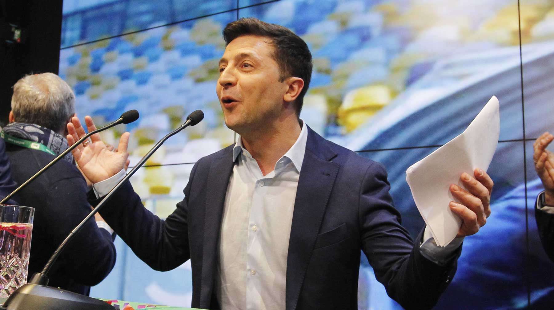 Dailystorm - Экзитполы: Зеленский одержал убедительную победу на выборах президента Украины