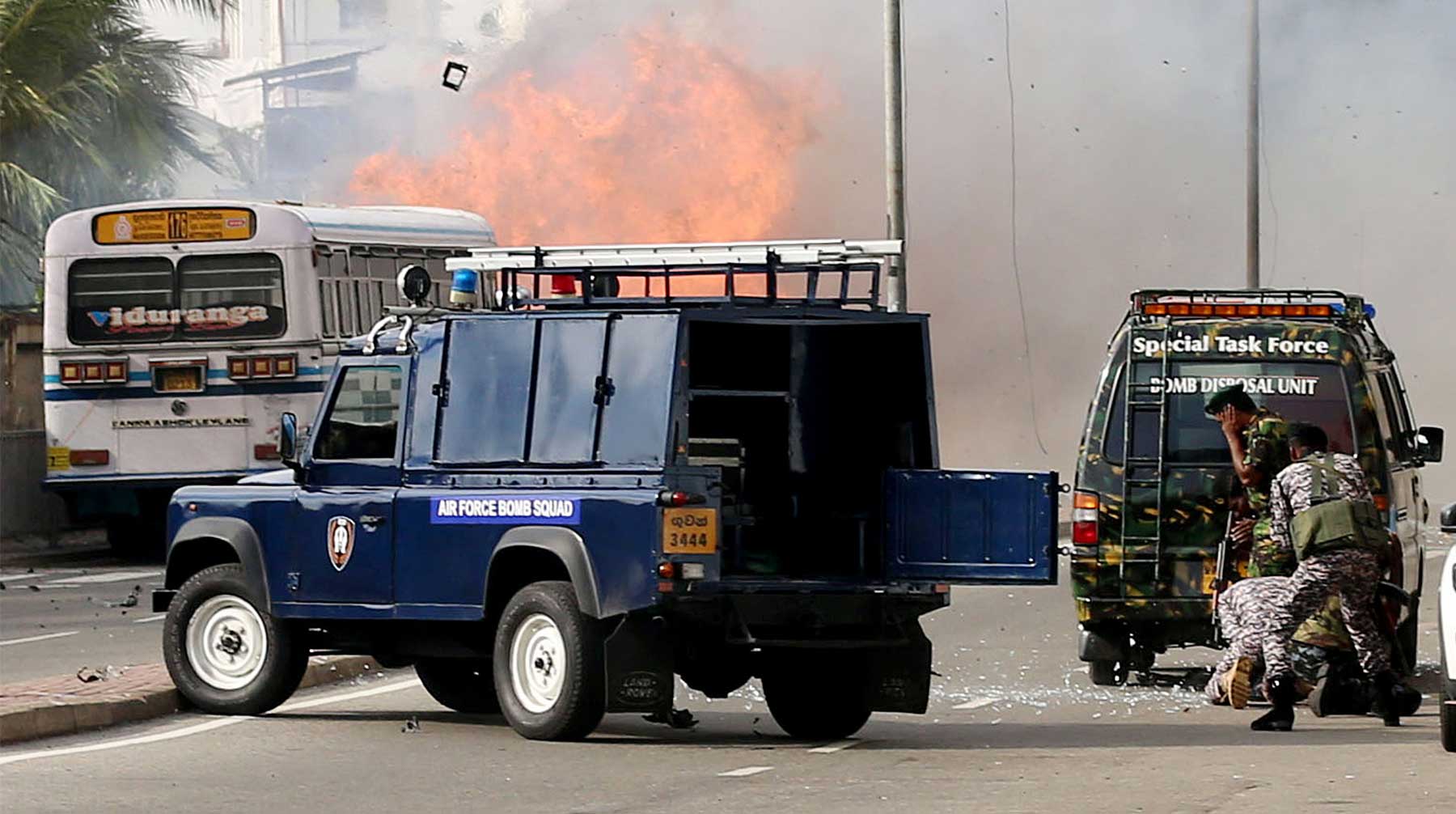 Взрывное устройство находилось в кузове грузовика Фото: © GLOBAL LOOK press / Lahiru Harshana
