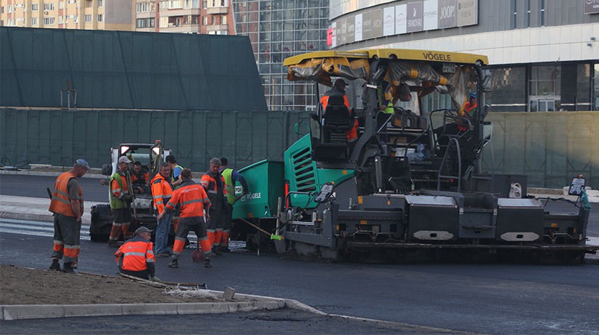 Dailystorm - Российским дорожникам официально разрешат класть асфальт в дождь, снег и мороз