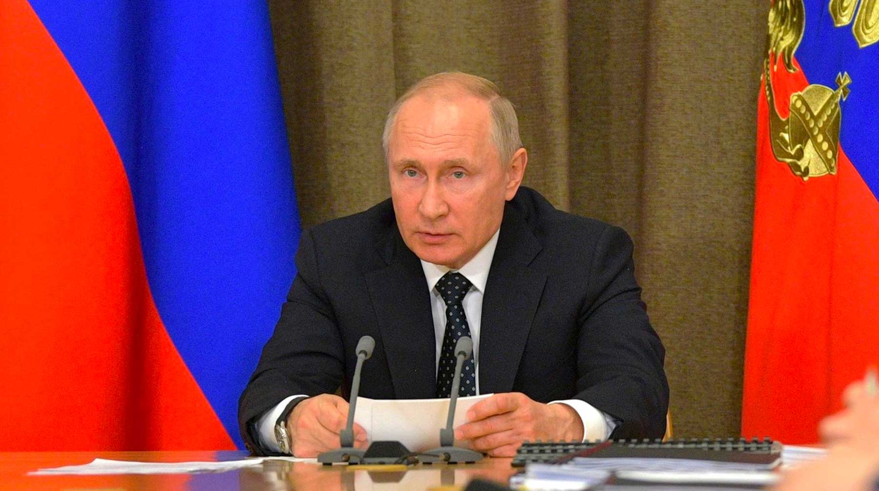 Лидер России согласен вынести спорный вопрос на плебисцит Фото: © GLOBAL LOOK press / Kremlin Pool