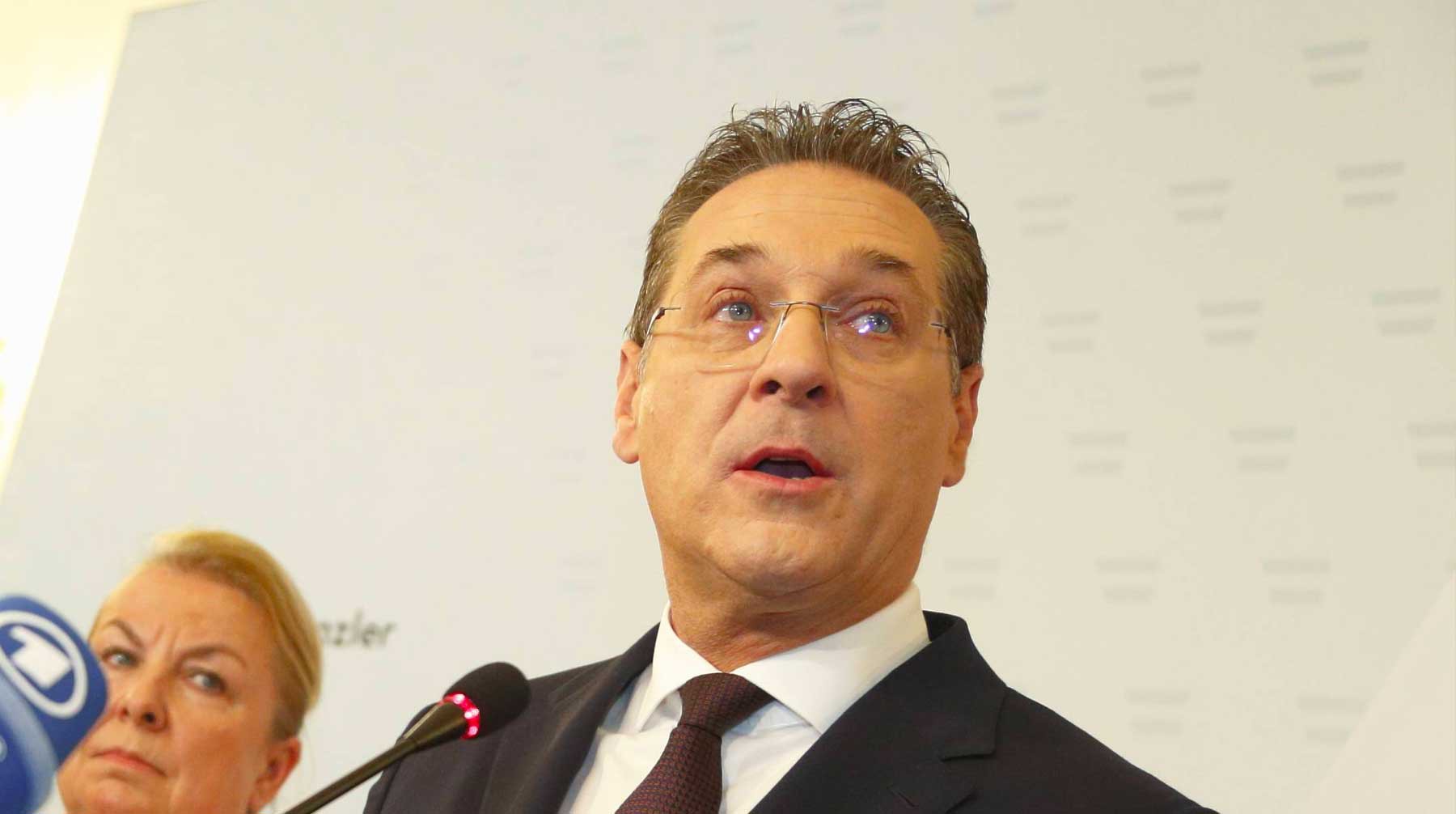 Dailystorm - Прокуратура Австрии проверила видео с  подавшим в отставку вице-канцлером
