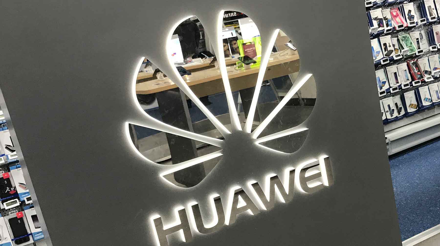 Dailystorm - Huawei заявила о планах представить свою операционную систему осенью