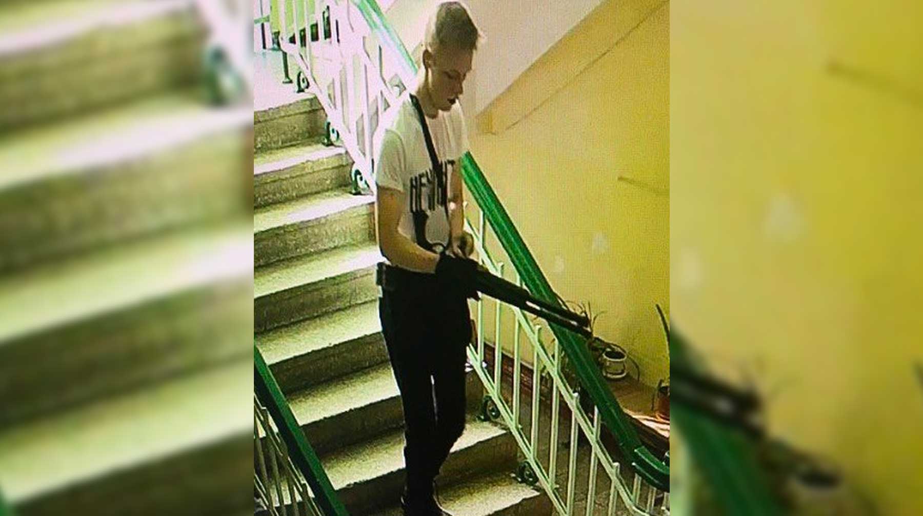 В школе подросток напал с топором на 12-летнюю ученицу и бросил бутылку с зажигательной смесью Владислав Росляков