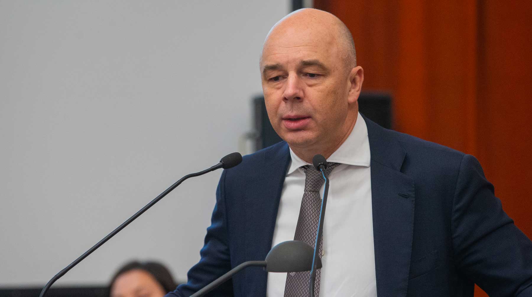 Правительство обещает понизить налог для иностранных граждан Антон Силуанов