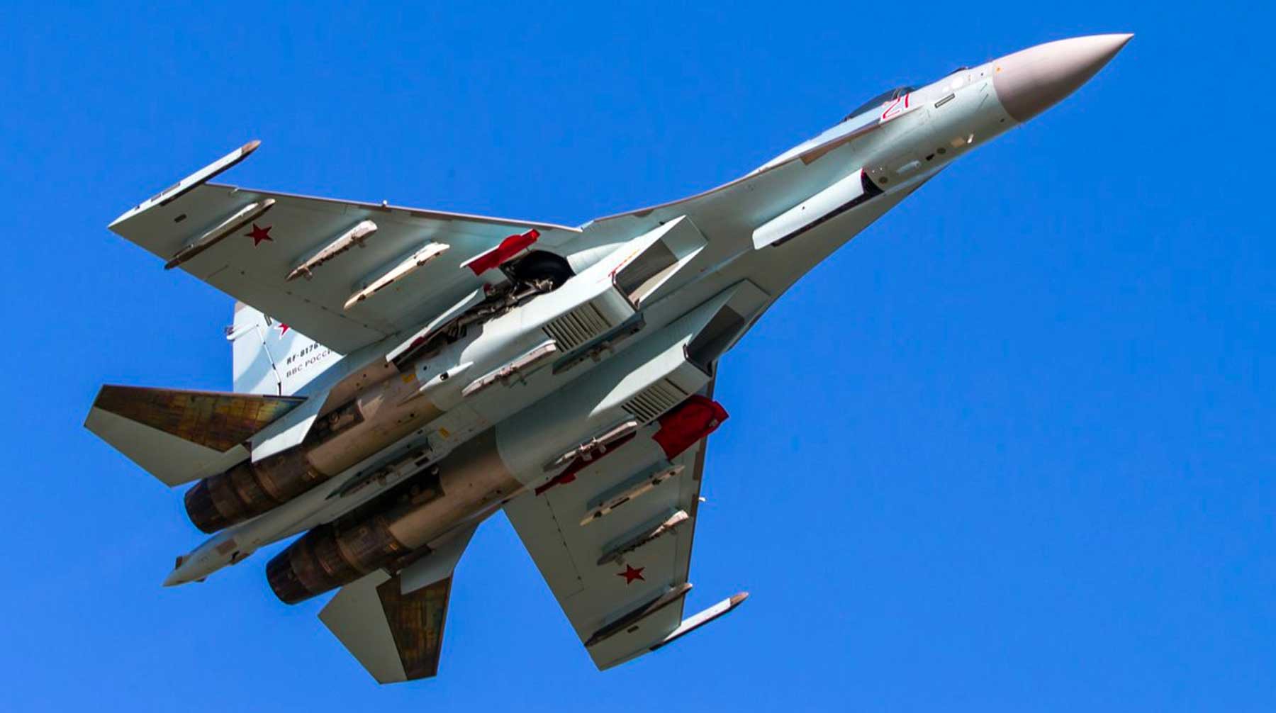 Dailystorm - США: Российский Су-35 небезопасно перехватил американский самолет-разведчик