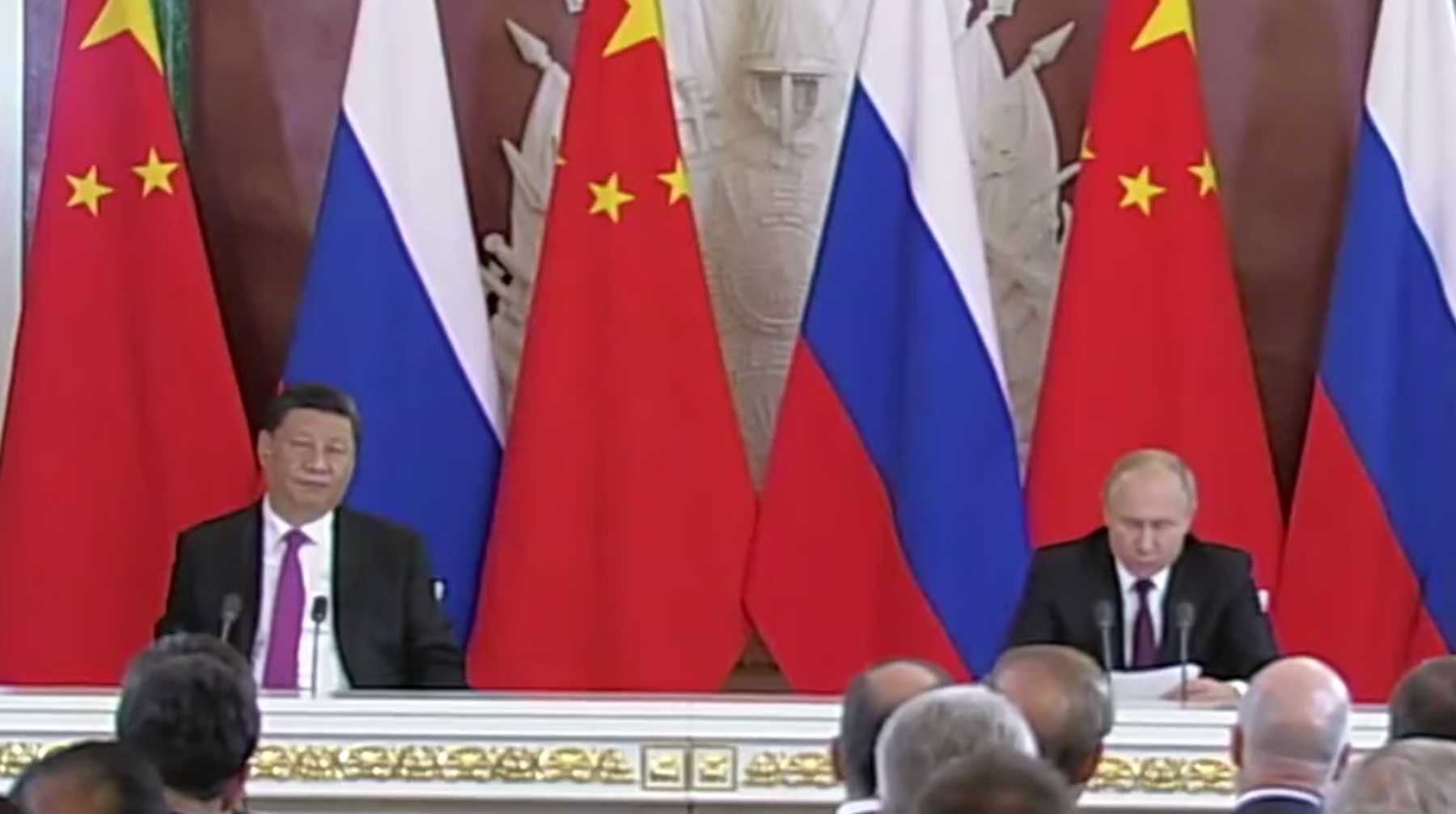 Владимир Путин и Си Цзиньпин подписали совместное заявление лидеров двух стран Скриншот: © youtube.com / RT на русском