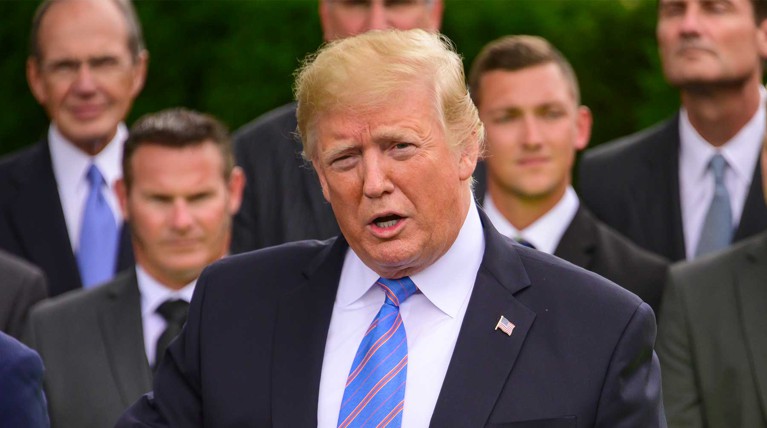 Трамп посоветовал всем прочитать восхваляющую его автобиографию — Daily Storm
