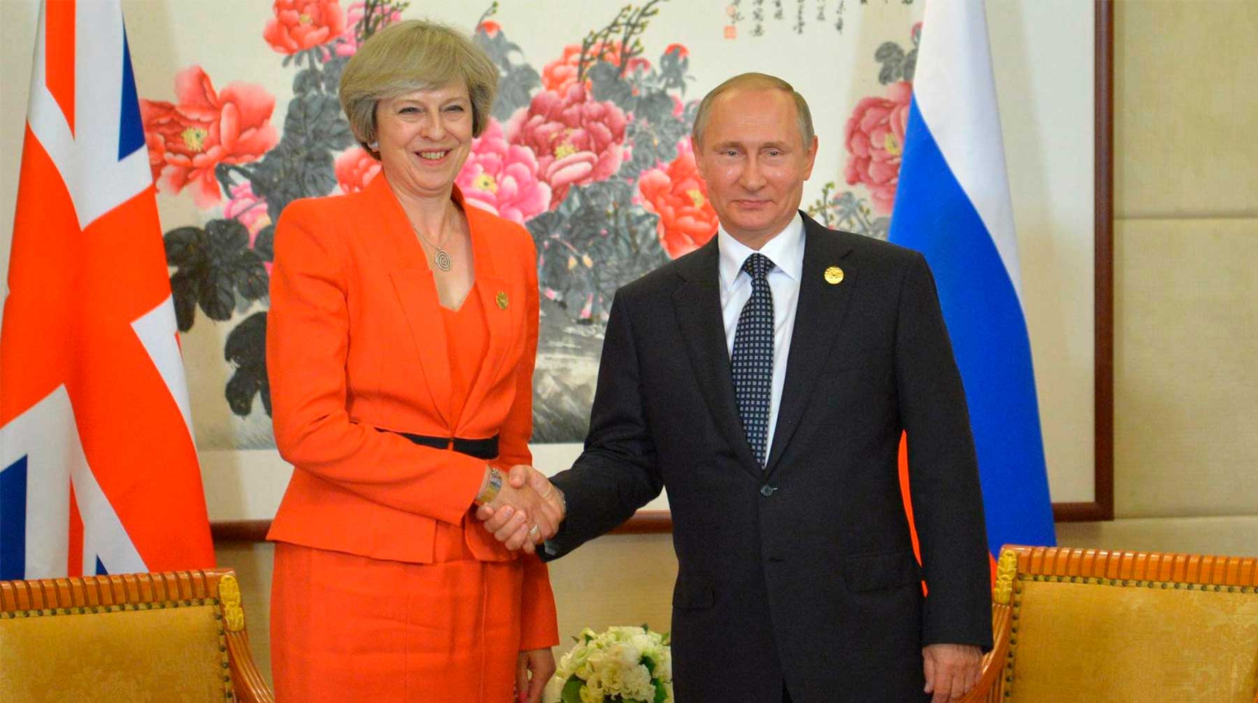 Издание утверждает, что на саммите G20 может состояться встреча президента РФ Владимира Путина с премьером Британии Терезой Мэй Тереза Мэй и Владимир Путин на саммите G20 в 2016 году