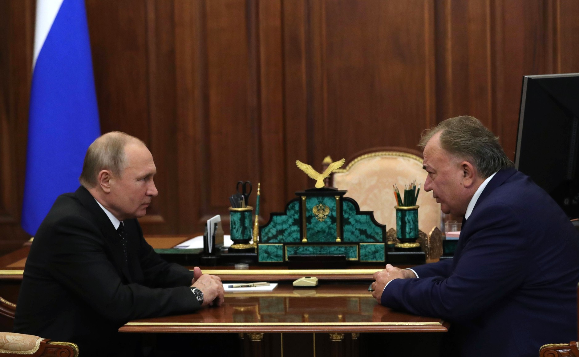 Президент России Владимир Путин на встрече с Махмуд-Али Калиматовым.